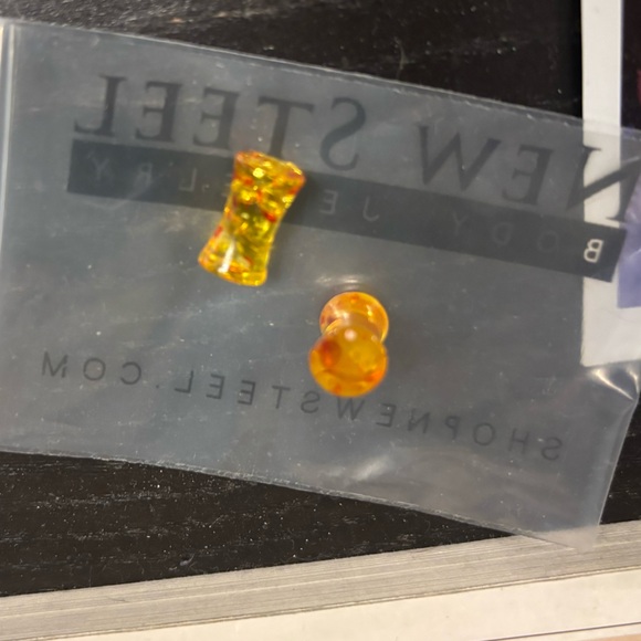 new steel acrylic flare plugs - 2g - Picture 1 of 4